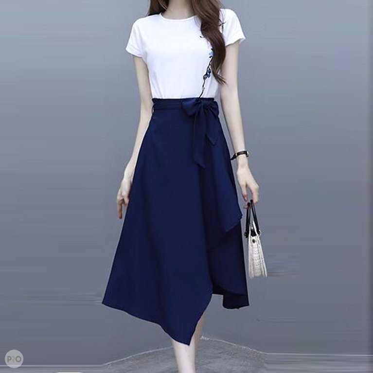ホワイト/Tシャツ+ブルー/スカート