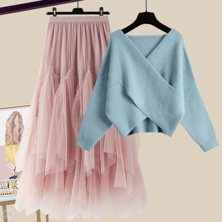 ブルー/セーター+ピンク/スカート