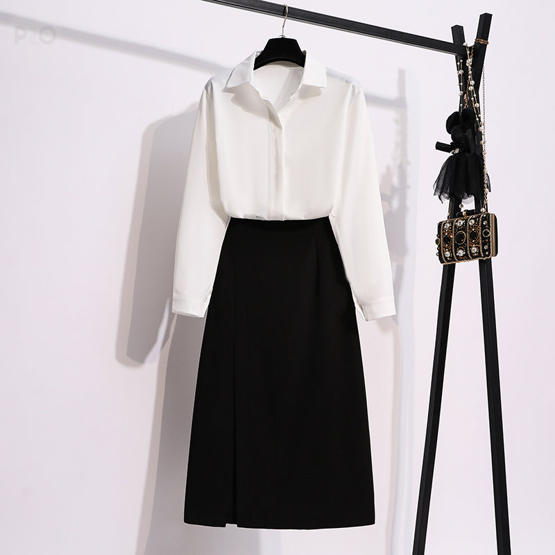 ホワイト/シャツ＋ブラック/スカート
