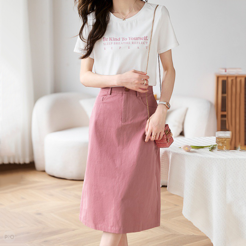 ホワイト/Tシャツ+ピンク/スカート